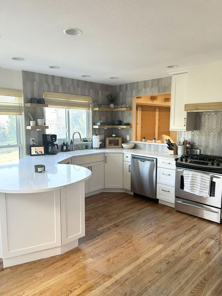 Online design Contemporary Kitchen by Sarah A. thumbnail