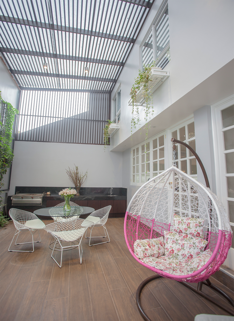 Online design Contemporary Patio by Mirella R. thumbnail