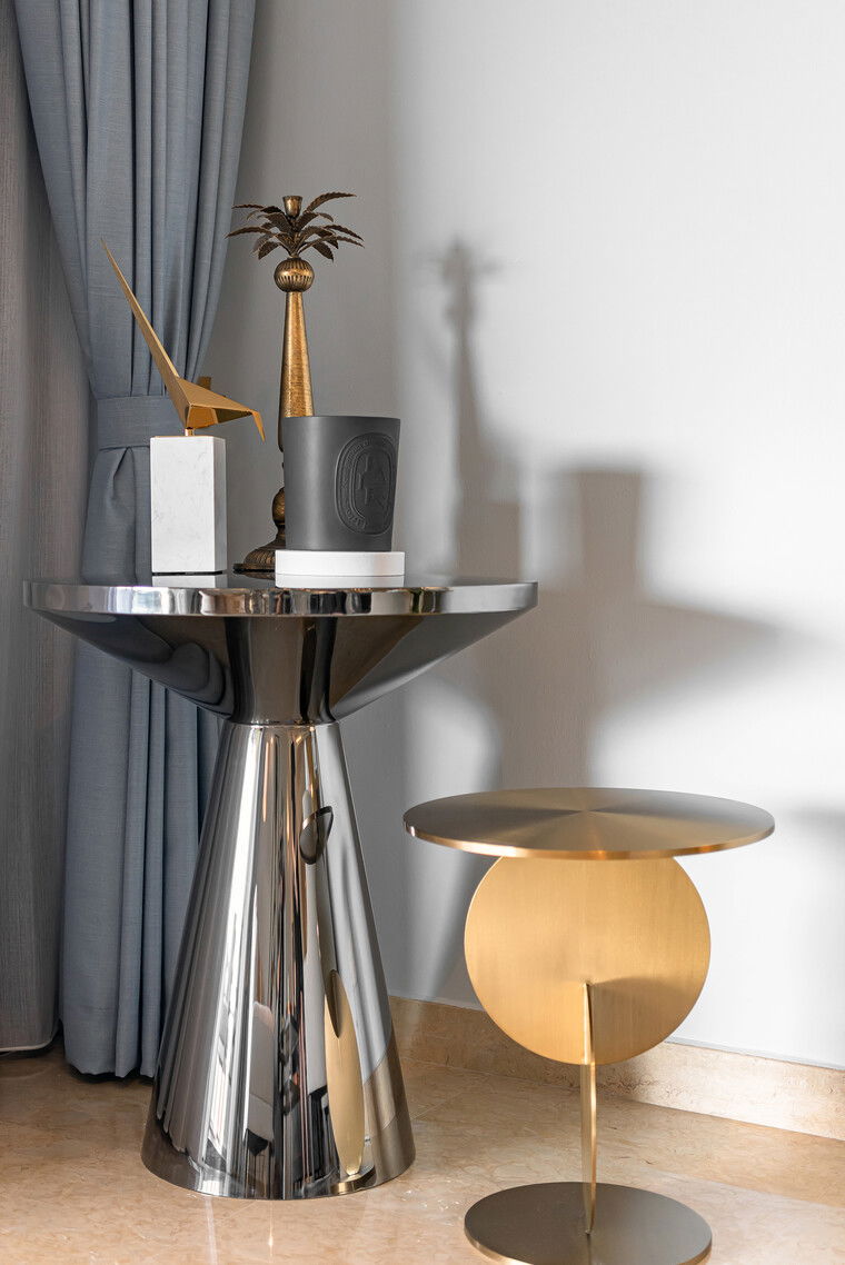Online design Transitional Living Room by Nazli U. thumbnail