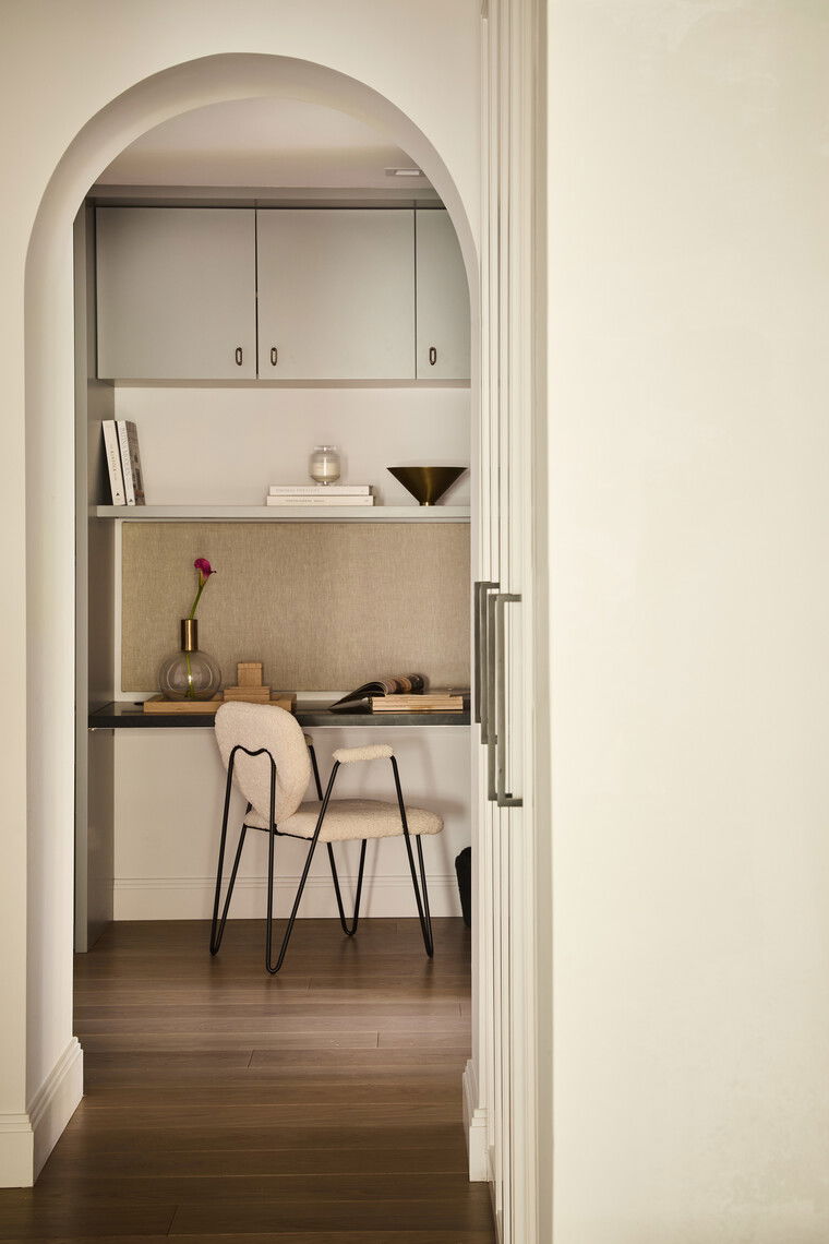 Online design Modern Hallway/Entry by Devanshi S. thumbnail