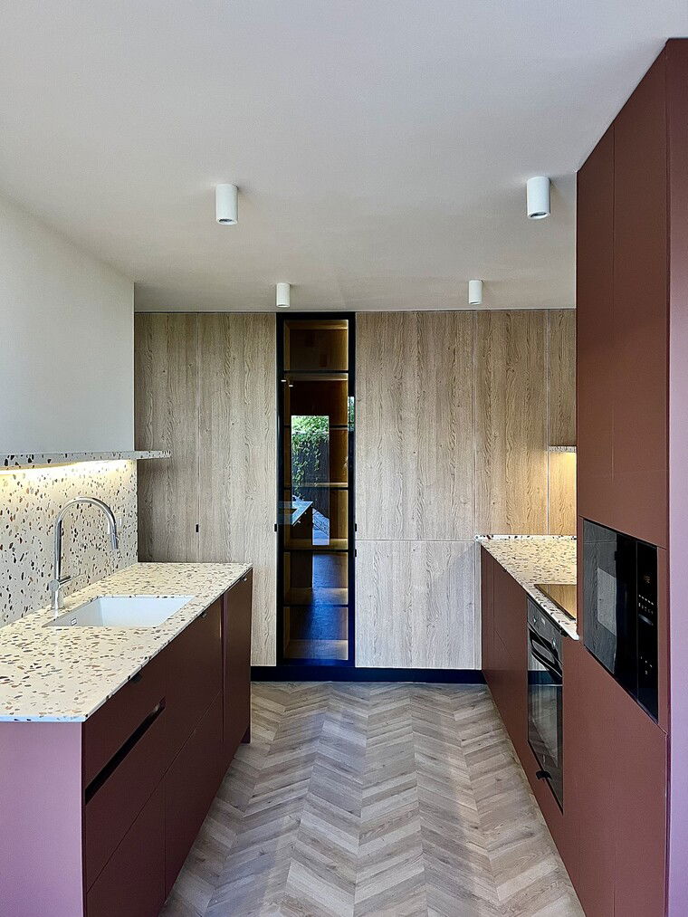 Online design Modern Kitchen by Mangi B. thumbnail
