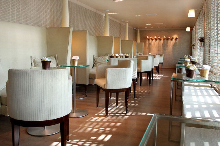 Online design Traditional Business: 1 Space by Heidy F. thumbnail