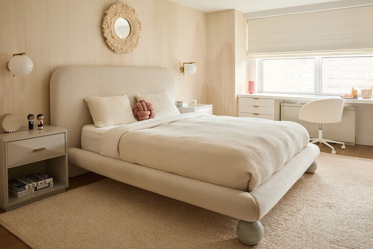 Online design Modern Bedroom by Devanshi S. thumbnail
