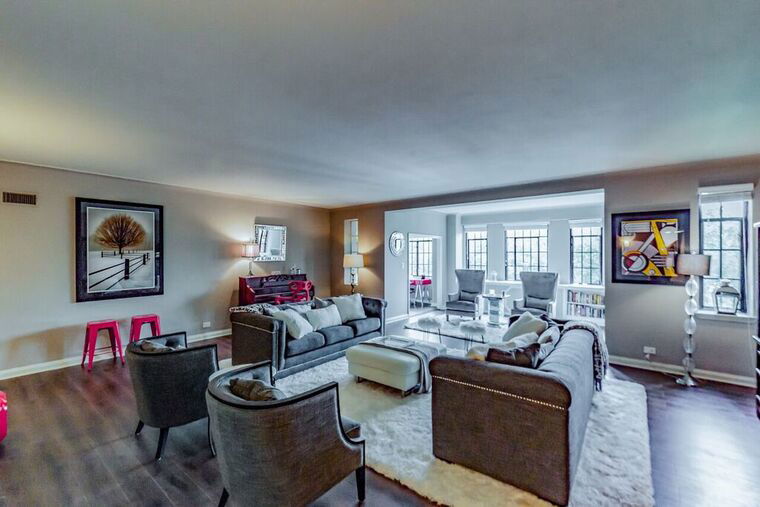 Online design Contemporary Living Room by Amy F.  thumbnail