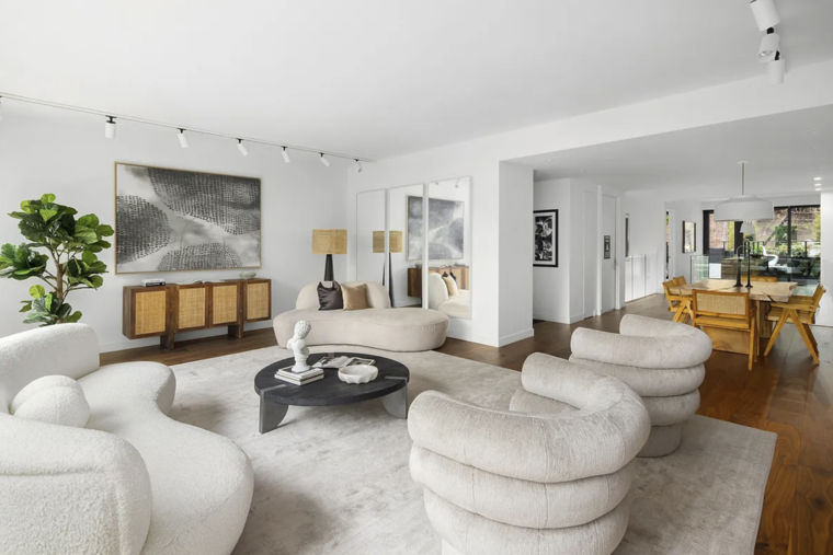 Online design Contemporary Living Room by Leanna S. thumbnail