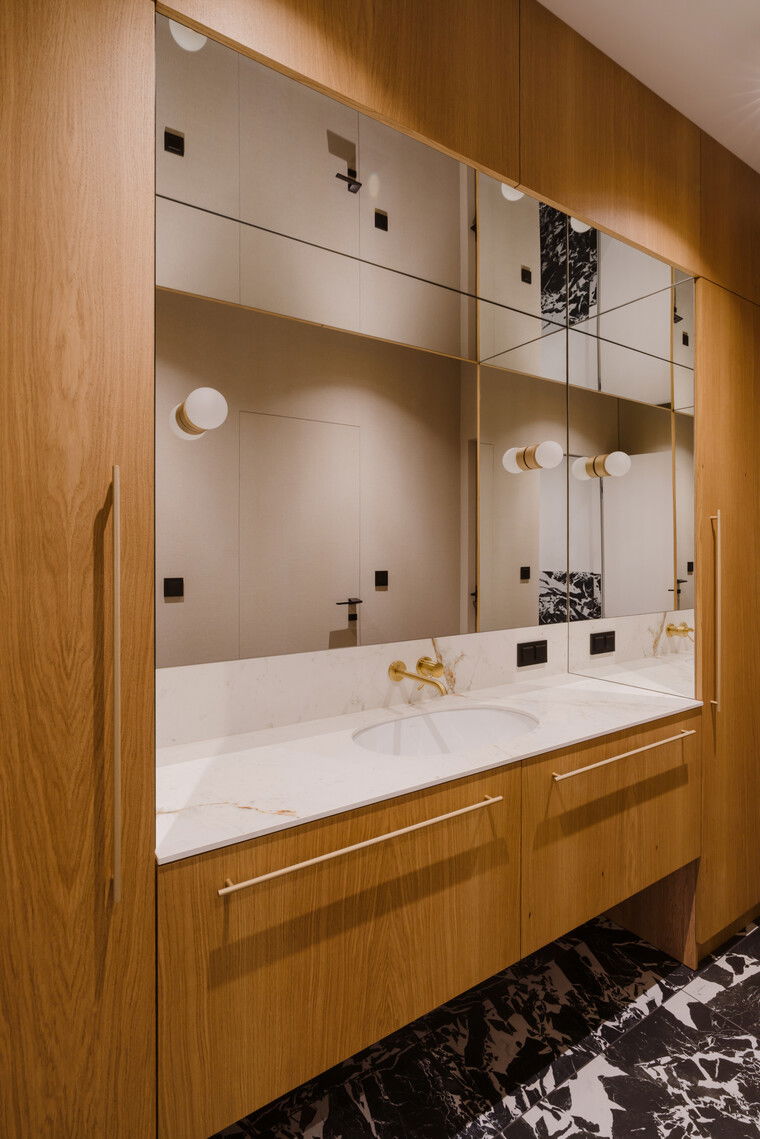 Diseño en línea Baño Transitional por Kristina B. miniatura