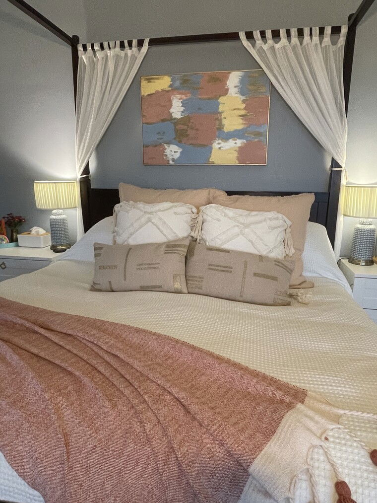 Online design Transitional Bedroom by Nazli U. thumbnail