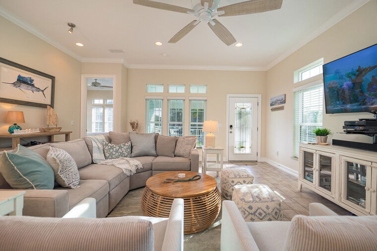 Online design Beach Living Room by Mackenzie H. thumbnail