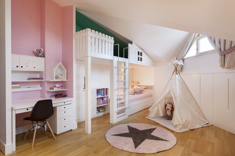 Online design Contemporary Kids Room by Meric S. thumbnail
