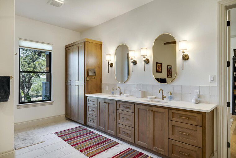Online design Country/Cottage Bathroom by Erica G. thumbnail