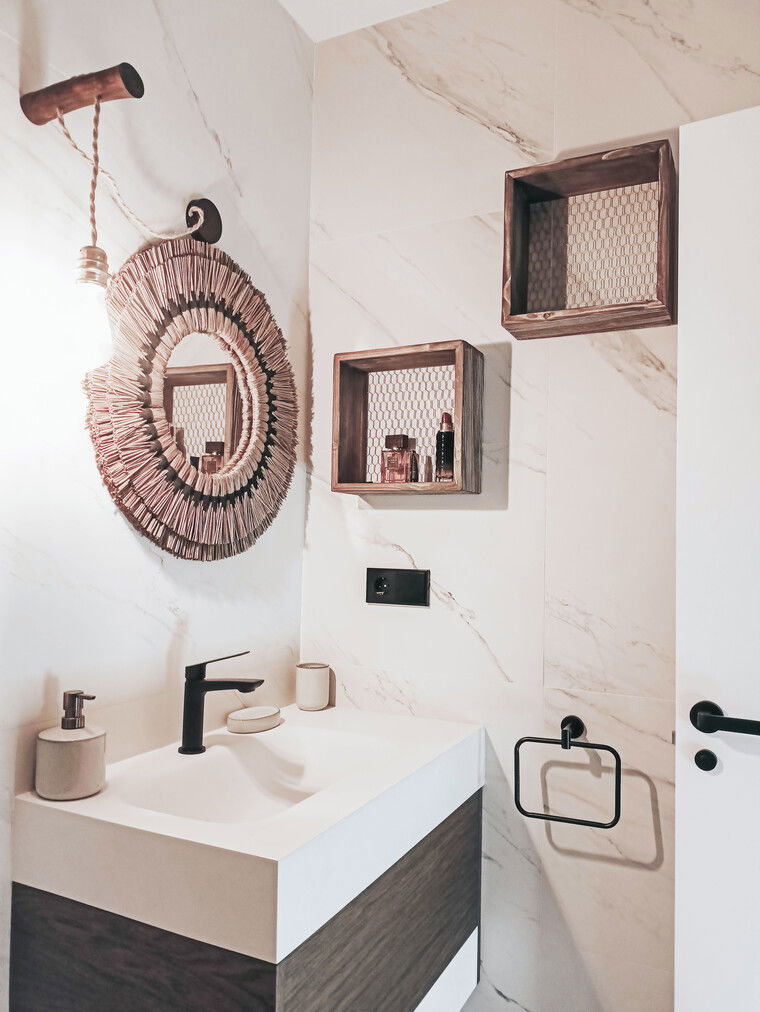 Online design Country/Cottage Bathroom by Ana R. thumbnail