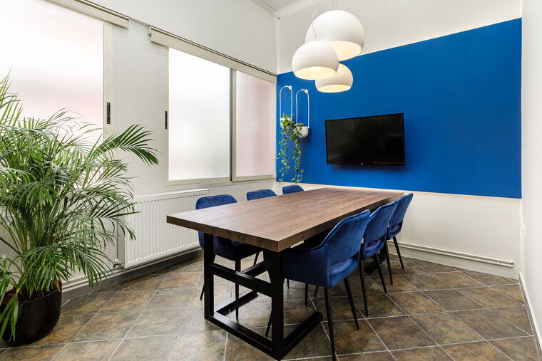 Online design Modern Business: 1 Space by Sandra K. thumbnail