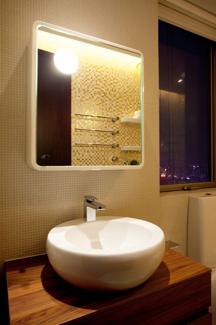 Online design Contemporary Bathroom by Sergio M. thumbnail
