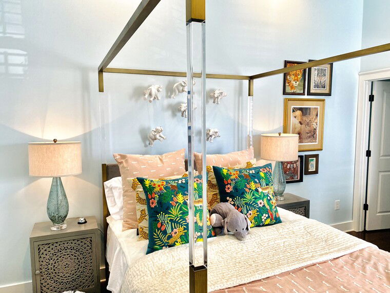 Online design Contemporary Bedroom by Jasmine M. thumbnail