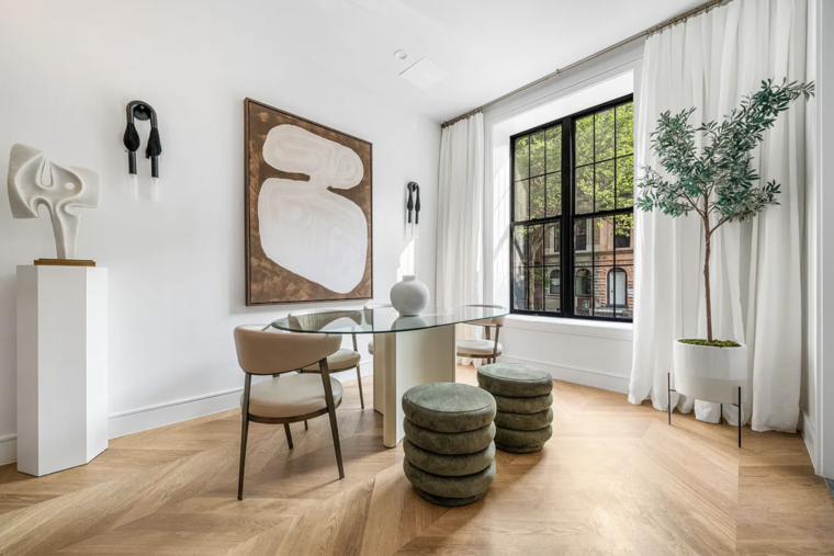 Online design Contemporary Dining Room by Leanna S. thumbnail