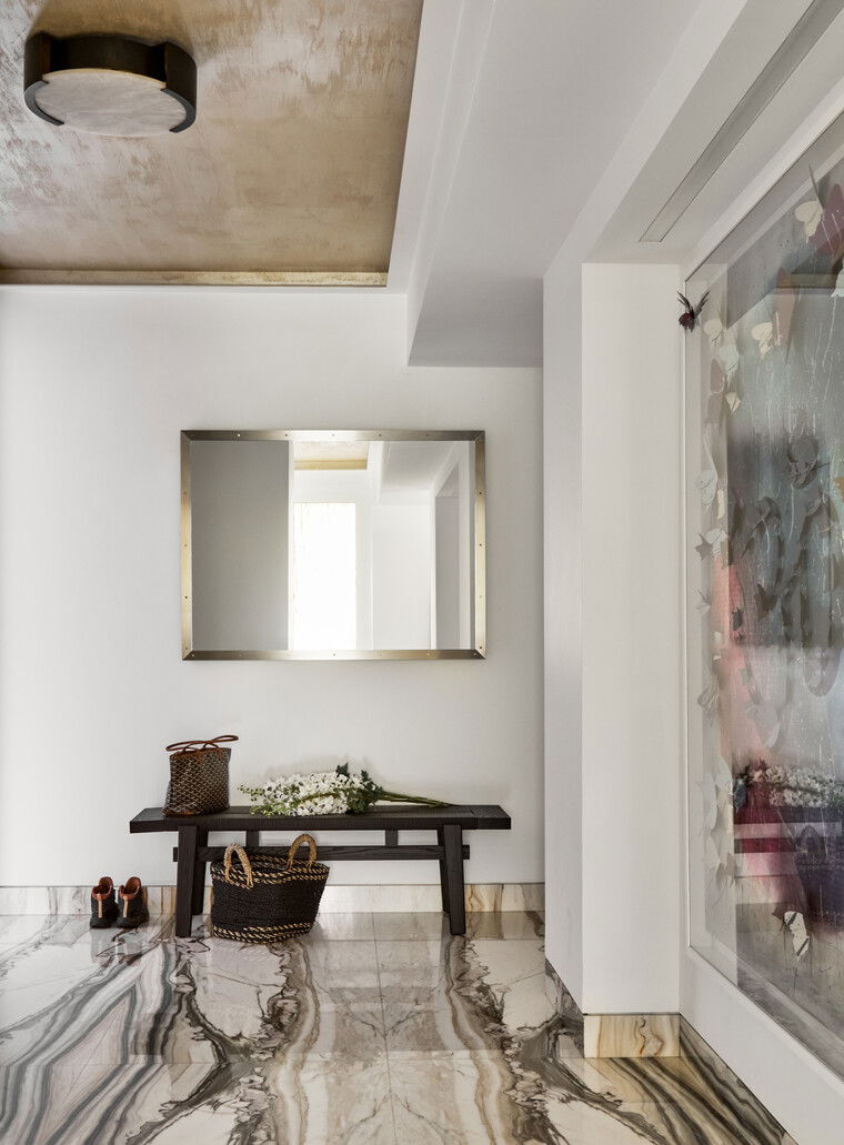 Online design Modern Hallway/Entry by Devanshi S. thumbnail