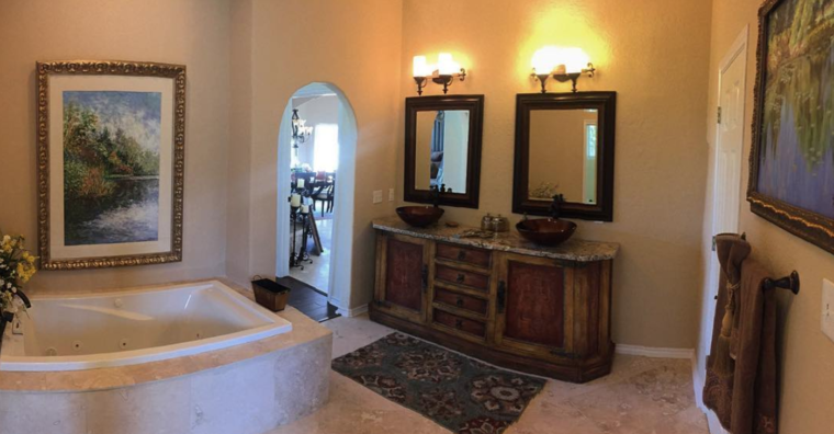 Diseño en línea Baño Ecléctico por Lindsay D. miniatura