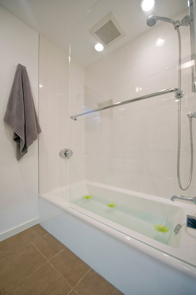 Diseño en línea Baño Moderno por Jeff D. miniatura
