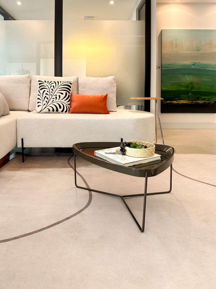 Online design Modern Living Room by Karla A. thumbnail