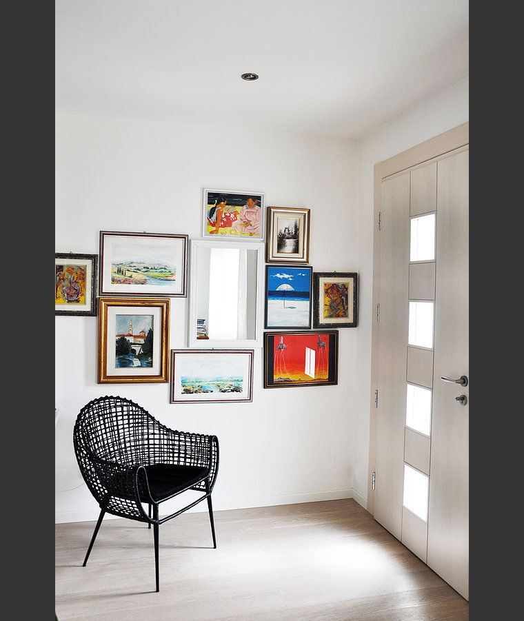 Online design Eclectic Hallway/Entry by Ilaria C. thumbnail