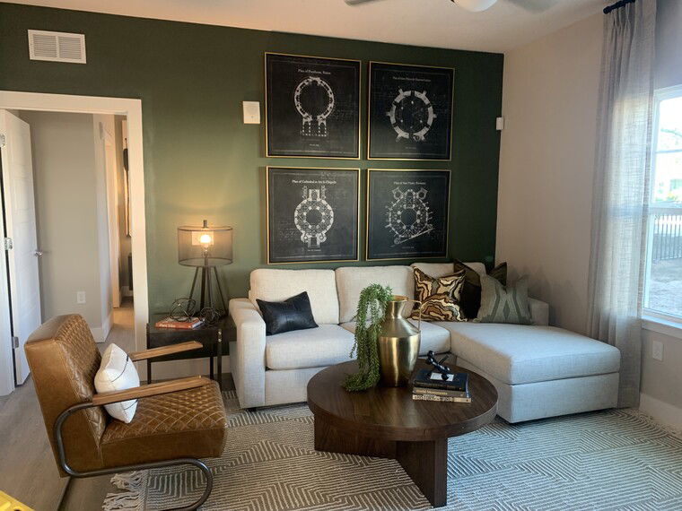 Online design Eclectic Living Room by Jaslyn B. thumbnail