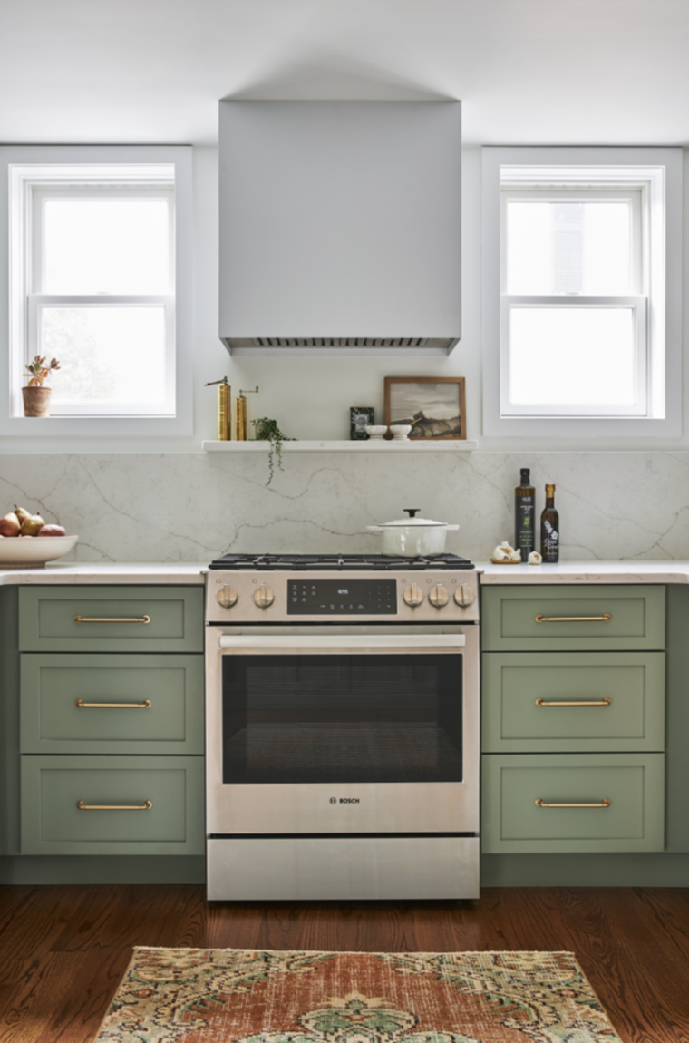 Online design Modern Bathroom by Mary C. thumbnail