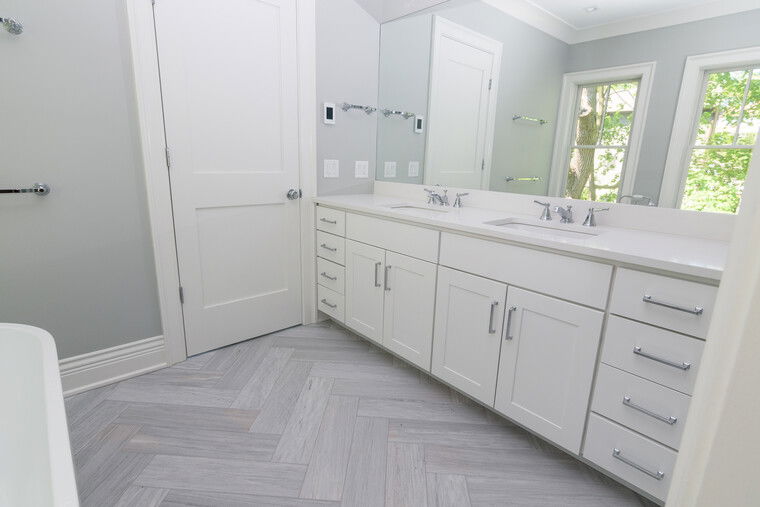 Diseño en línea Baño Transitional por Aleighen B. miniatura