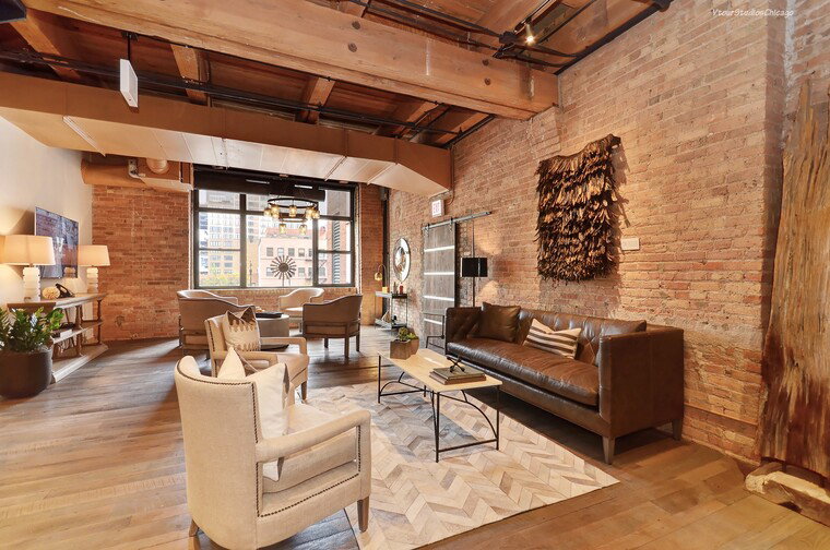 Online design Traditional Business by Wanda P. thumbnail