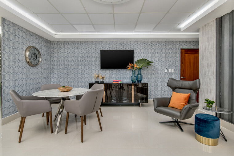 Online design Contemporary Business/Office by Jatnna M. thumbnail