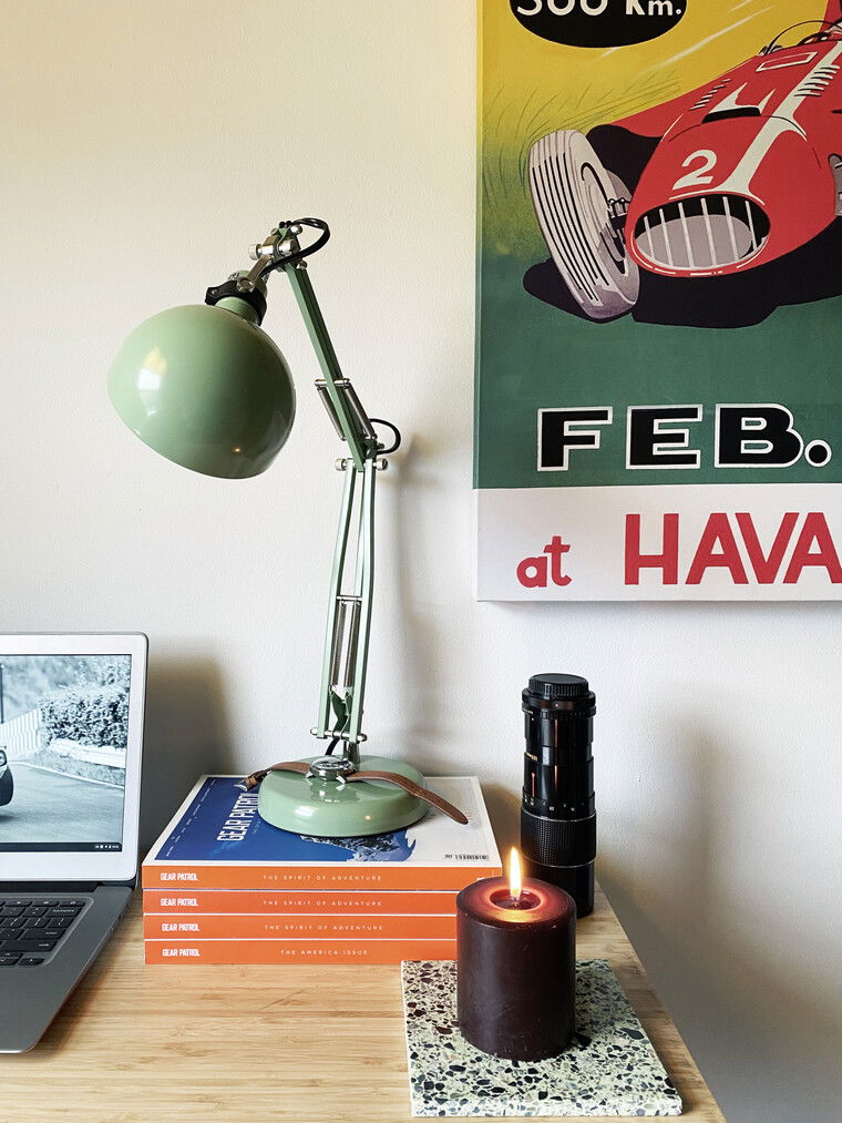 Online design Modern Home Office by Erin R. thumbnail