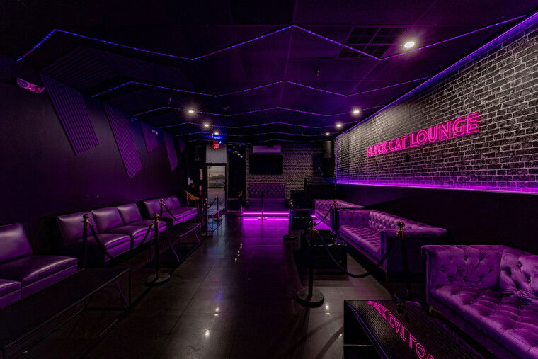 Online design Eclectic Business: 1 Space by Yumilka S. thumbnail