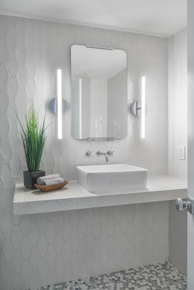 Diseño en línea Baño Moderno de Carla A. miniatura