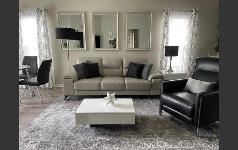 Online design Contemporary Living Room by Daisy A. thumbnail