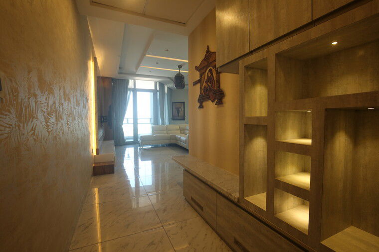 Online design Modern Hallway/Entry by Anup T. thumbnail