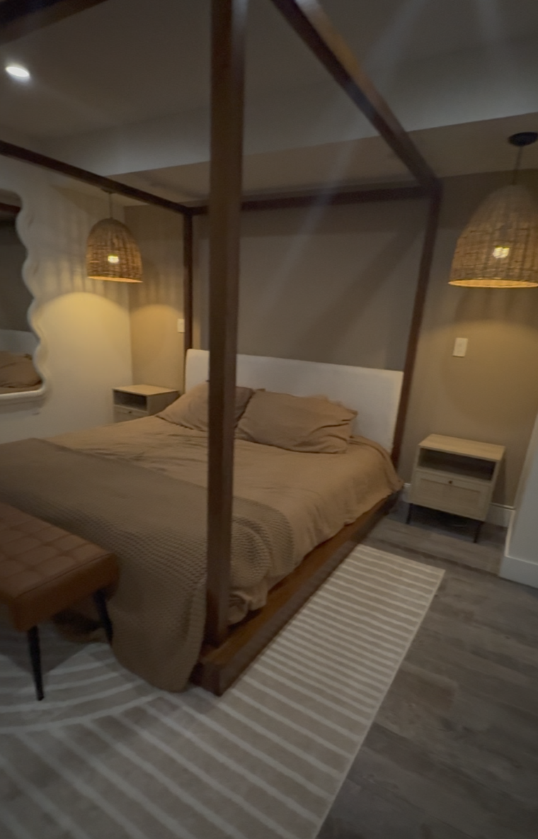 Diseño en línea Dormitorio Transicional por Kathryn S. miniatura