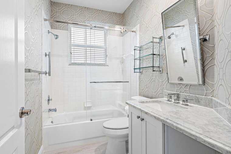 Online design Glamorous Bathroom by Laura K. thumbnail