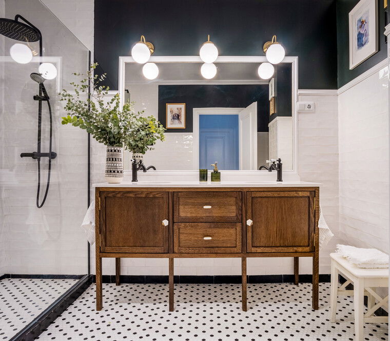 Online design Transitional Bathroom by Mangi B. thumbnail