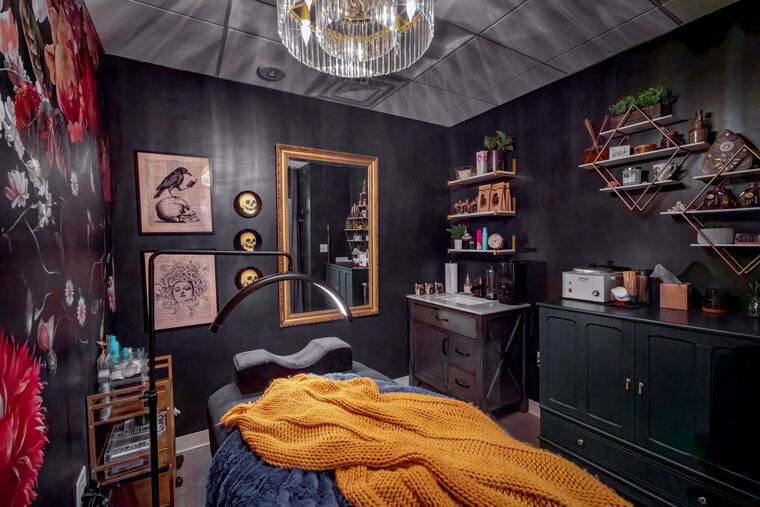 Online design Glamorous Business: 1 Space by Jillian M. thumbnail