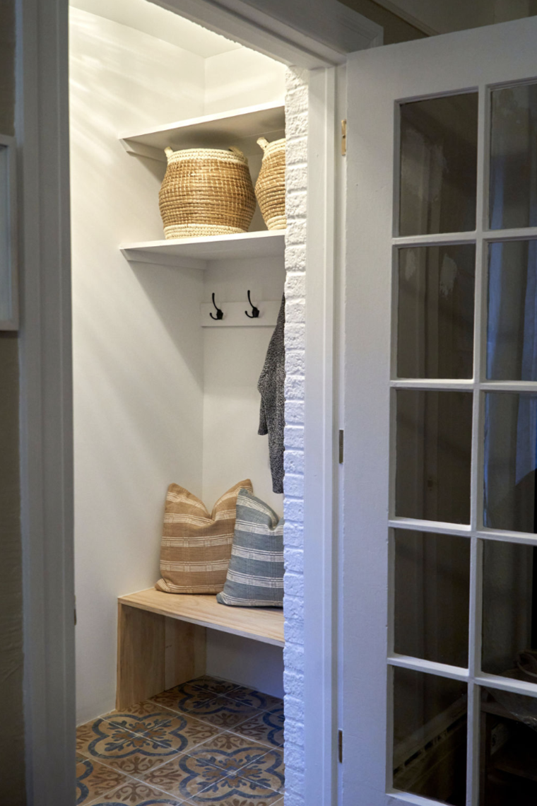 Online design Contemporary Hallway/Entry by Kyra V. thumbnail