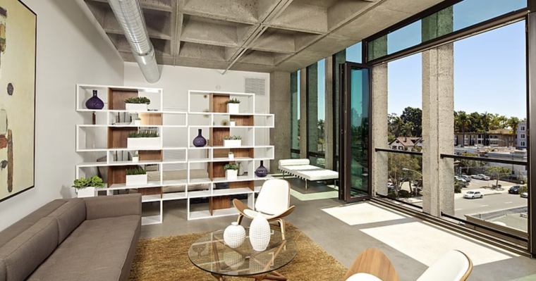 Diseño en línea Sala de estar moderna por Caity H. miniatura
