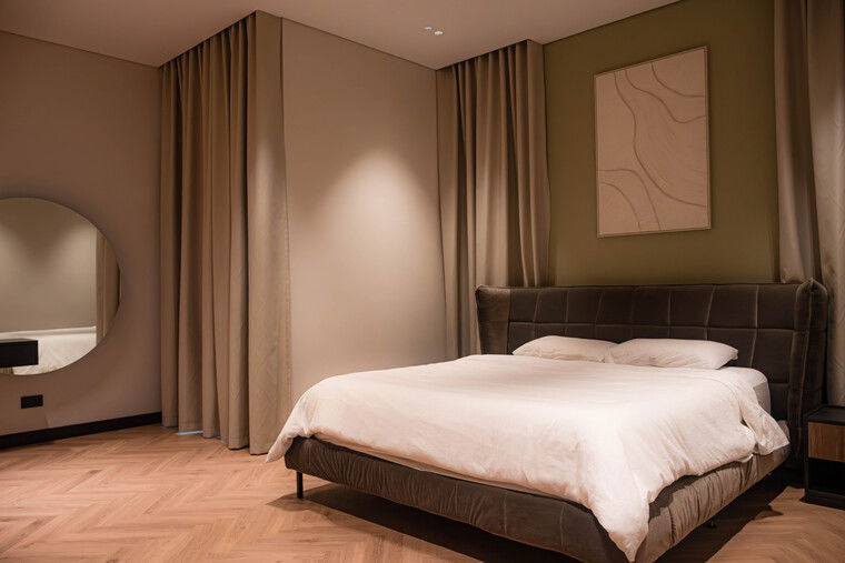 Online design Modern Bedroom by Sophio J. thumbnail