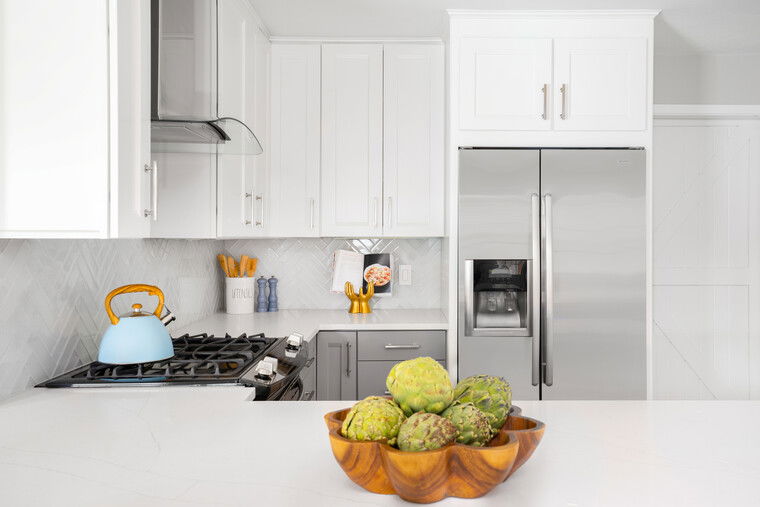 Online design Modern Kitchen by Lacie H. thumbnail