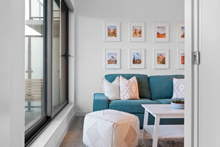 Online design Eclectic Living Room by Renee G. thumbnail