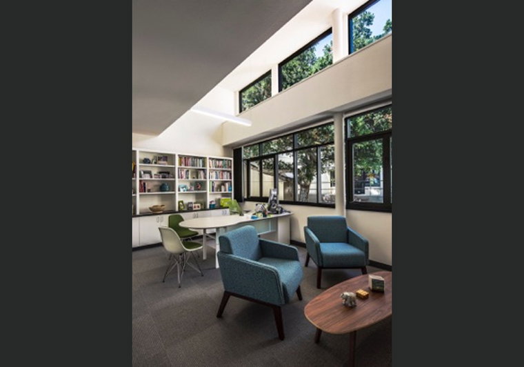 Online design Contemporary Business by Heather P. thumbnail