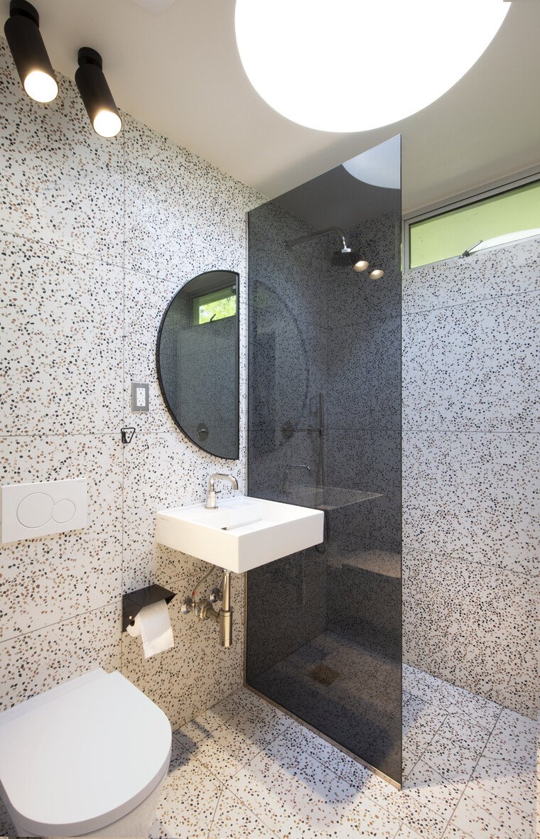 Online design Modern Bathroom by Jamie M. thumbnail