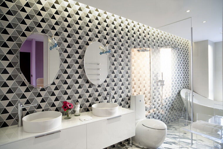 Online design Contemporary Bathroom by Sergio M. thumbnail