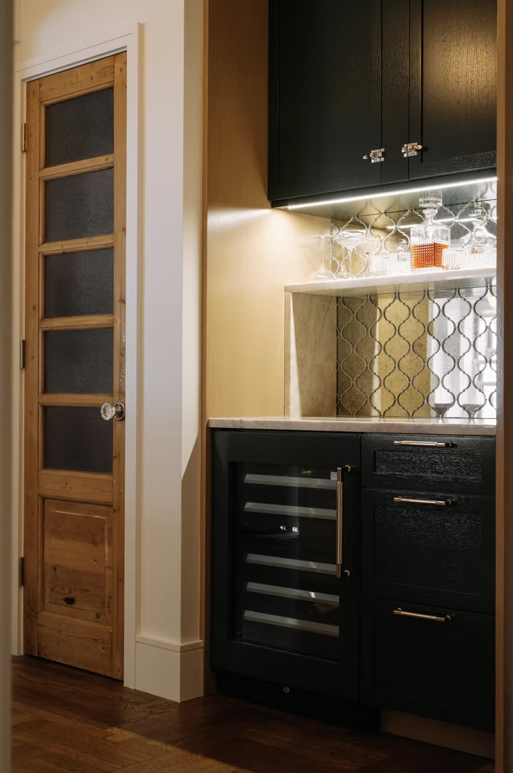 Online design Transitional Hallway/Entry by Kyra V. thumbnail