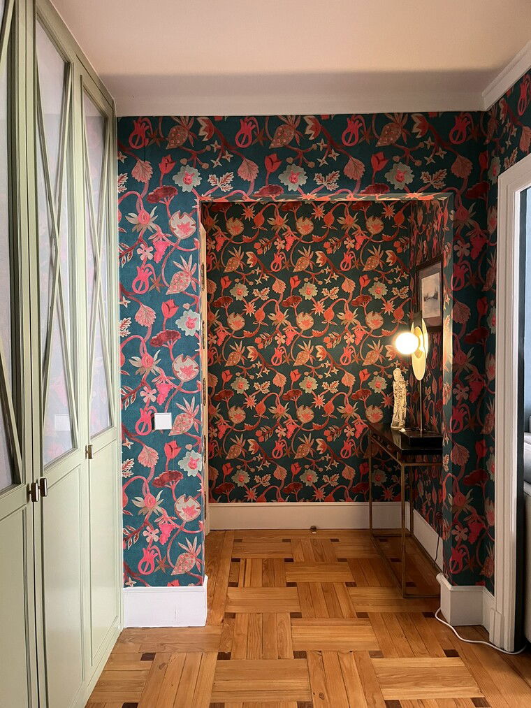 Online design Traditional Hallway/Entry by Mangi B. thumbnail