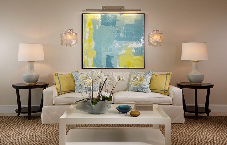 Online design Traditional Living Room by Wanda P. thumbnail