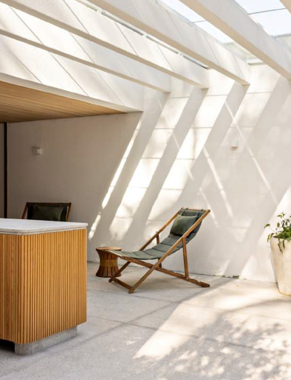 Online design Modern Patio by Federica P. thumbnail